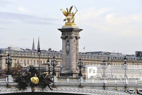Frankreich  Paris  Pont Alexandre III zur Zeit seiner Einweihung  historisches Denkmal