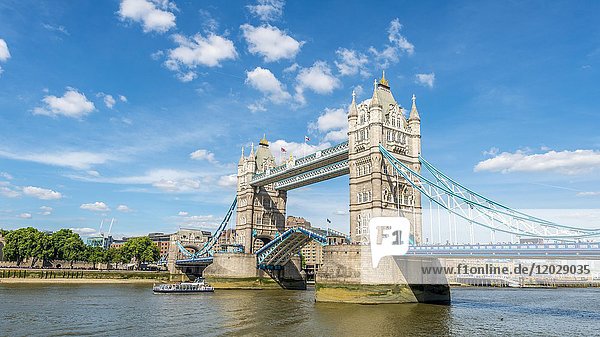 Tower Bridge over the Thames  Southwark  London  England  Great Britain