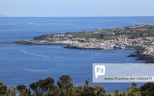 Blick vom Monte Brasil auf Sao Mateus  Südküste  Insel Terceira  Azoren  Portugal  Europa
