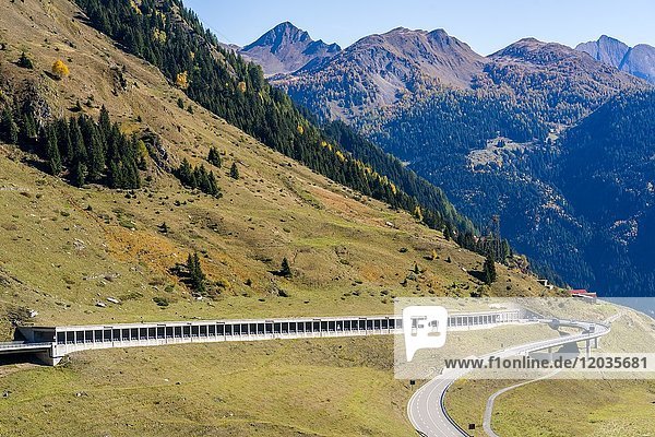 Gotthardpass  Passo del San Gottardo  Südrampe  Kanton Tessin  Schweiz  Europa