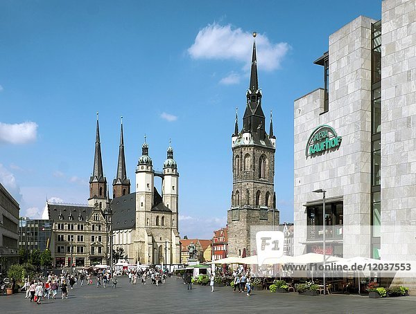 Altstadt mit Marktkirche Unser Lieben Frauen  Roter Turm  Markt  Halle an der Saale  Sachsen-Anhalt  Deutschland  Europa