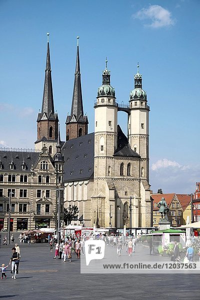 Altstadt mit Marktkirche Unser Lieben Frauen  Markt  Halle an der Saale  Sachsen-Anhalt  Deutschland  Europa