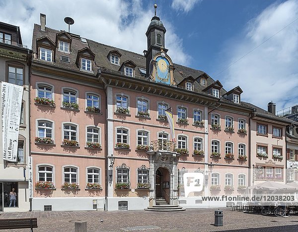 Historisches Rathaus in der Kaiserstraße  Fußgängerzone der Altstadt  Waldshut-Tiengen  Baden-Württemberg  Deutschland  Europa