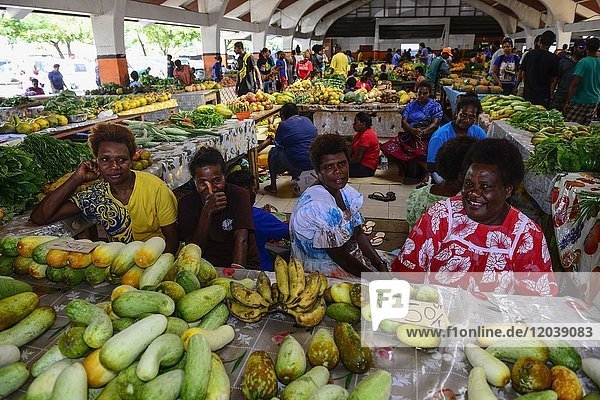 Marktstand mit Gemüse zum Verkauf  Markt in Port Vila  Insel Efate  Vanuatu  Südsee  Ozeanien