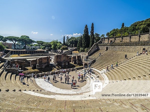Ränge des kleinen Theaters  Odeion  Ausgrabungen von Pompeji  Neapel  Kampanien  Italien  Europa