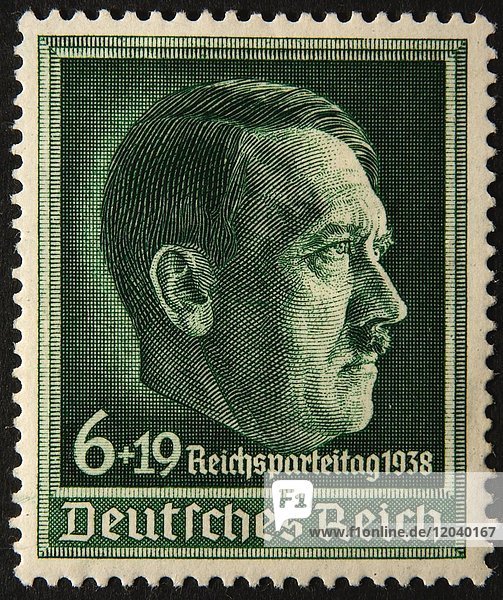 Adolf Hitler  deutscher Politiker  Porträt auf deutscher Briefmarke 1938