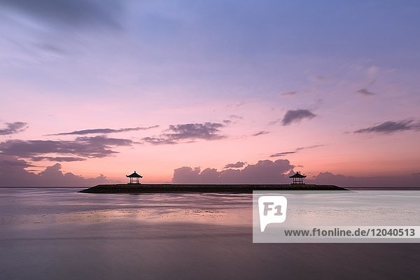 Sanur Strand bei Sonnenaufgang  Bali  Indonesien  Asien