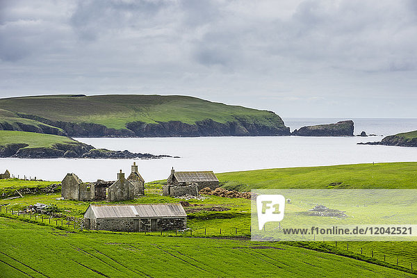 Stillgelegter Bauernhof  Shetlandinseln  Schottland  Vereinigtes Königreich  Europa