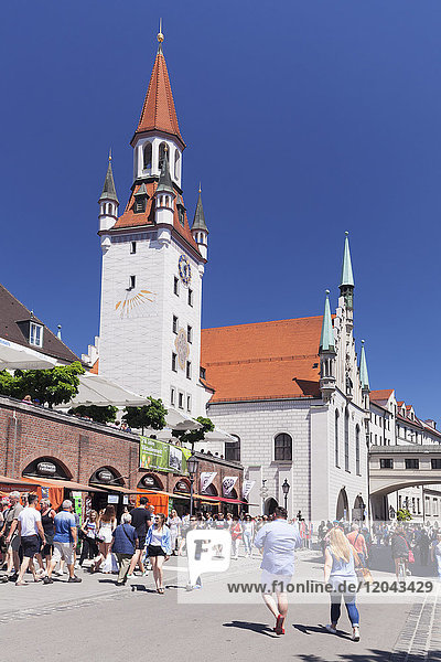 Altes Rathaus am Viktualienmarkt  München  Bayern  Deutschland  Europa