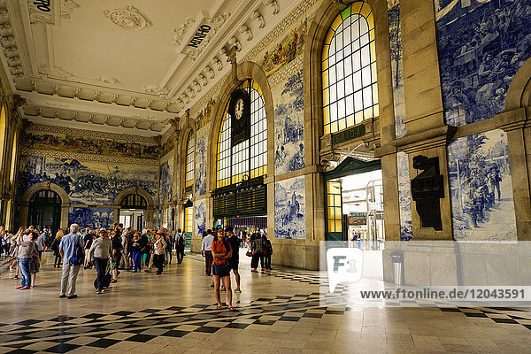 Tiles (azulejos) in entrance hall  Estacao de Sao Bento train station  Porto (Oporto)  Portugal  Europe