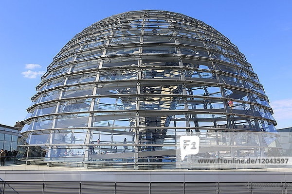 Die Kuppel von Norman Foster  Reichstagsgebäude  Berlin  Deutschland  Europa