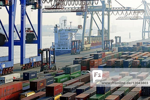 Containerterminal  Hamburger Hafen  Deutschland  Europa