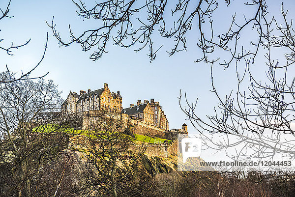 Edinburgh Castle bei Sonnenuntergang  UNESCO-Weltkulturerbe  Edinburgh  Schottland  Vereinigtes Königreich  Europa