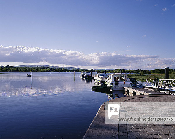 Hafen  Drumshanbo  Lough Allen Lake  Grafschaft Leitrim  Irland