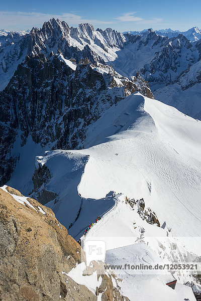 Route hinunter zum Vallee Blanche  Skifahren abseits der Piste; Chamonix  Frankreich