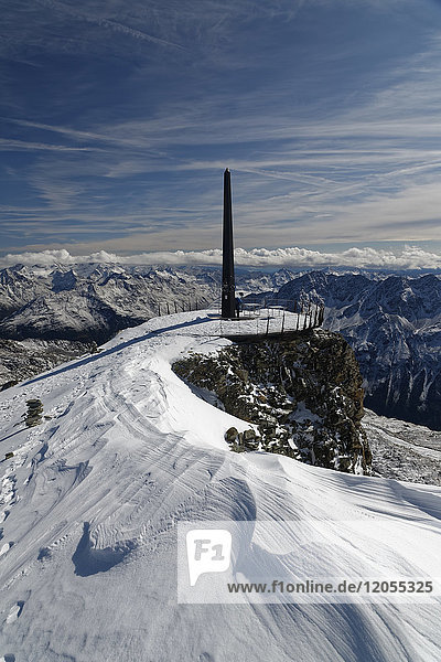 Österreich  Tirol  Ötztal  Sölden  Aussichtsplattform Schwarze Schneid mit Obelisk