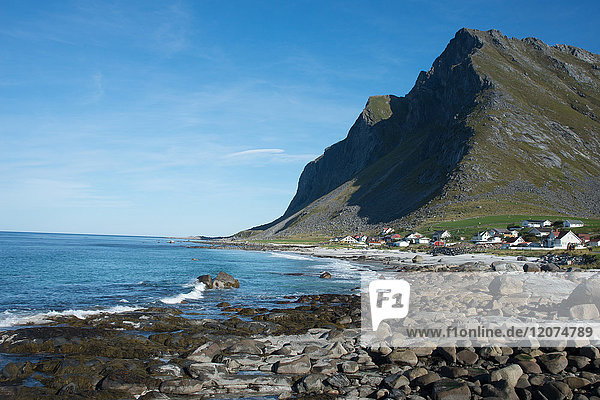 Blick auf Vikten  Lofoten-Inseln  Nordland  Norwegen  Skandinavien  Europa