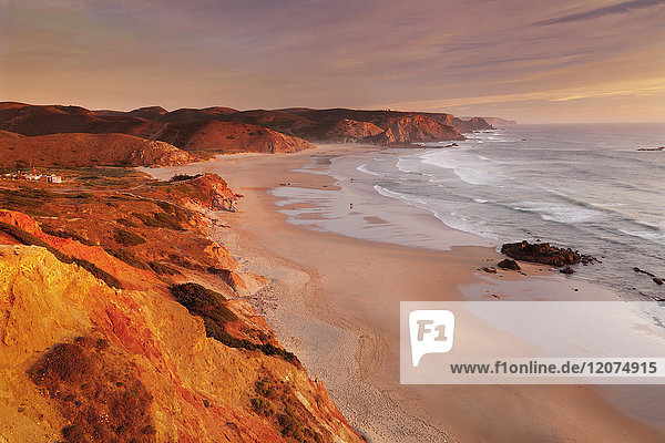 Praia do Amado Strand bei Sonnenuntergang  Carrapateira  Costa Vicentina  Westküste  Algarve  Portugal  Europa