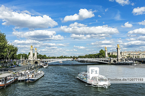 Boats on urban river  Paris  Ile de France  France