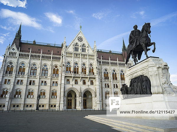 Denkmal von Gyula Andrássy  Ungarns Premierminister zwischen 1867 und 1871  Ungarisches Parlamentsgebäude; Budapest  Budapest  Ungarn