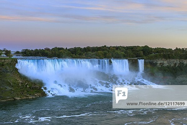 American Falls and Bridalveil Falls  Dawn  Niagara Falls  Niagara Falls  Ontario  Canada  North America
