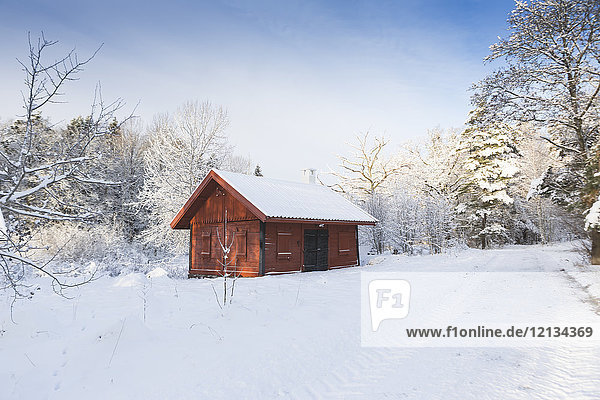Hütte im Schnee in Jarfalla  Schweden
