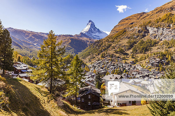 Schweiz  Wallis  Zermatt  Matterhorn  Stadtbild  Chalets  Ferienhäuser
