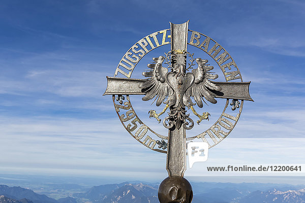 Österreich  Deutschland  Bayern  Zugspitze  Gipfelkreuz  Schreiben Zugspitzbahn