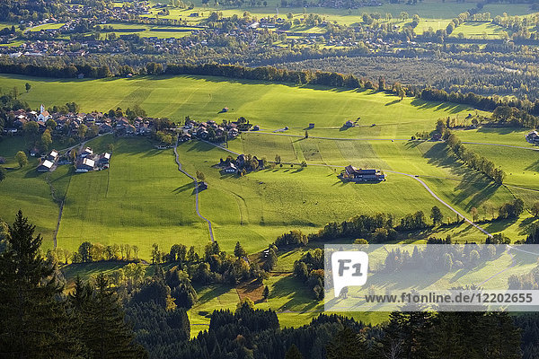 Deutschland Bayern Oberbayern Wackersberg Ansicht von Blomberg