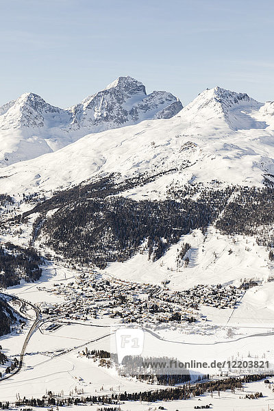 Schweiz  Engadin  St. Moritz von oben gesehen