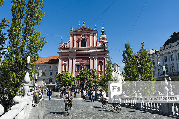 Franziskanerkirche der Verkündigung und Dreifachbrücke  Ljubljana  Slowenien  Europa