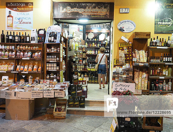 Europe  Italy  Apulia  Salento  Gallipoli Typical shop