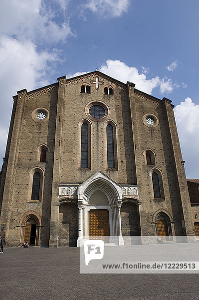 Italien  Emilia Romagna  Bologna  Die Basilika San Francesco ist eine Bologneser Kirche aus dem 13. Jahrhundert  die dem Heiligen Franz von Assisi gewidmet ist.