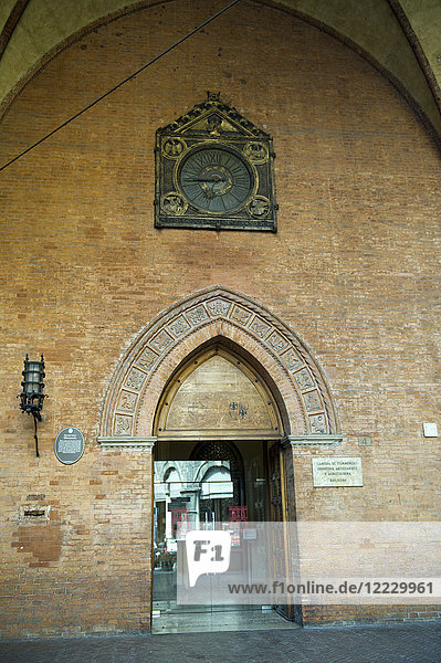 Italien  Emilia Romagna  Bologna  Palazzo della Mercanzia. Sitz der Industrie- und Handelskammer und der Handwerkskammer