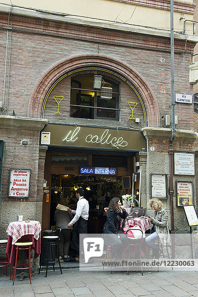 Italien  Emilia Romagna  Bologna  Clavature Straße  Bar und Bistro und Restaurant.