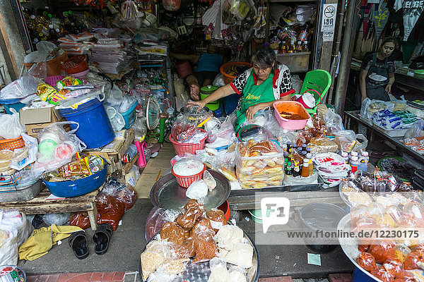 Asia  Thailand  Samut Songkhram  Maeklong Railway Market