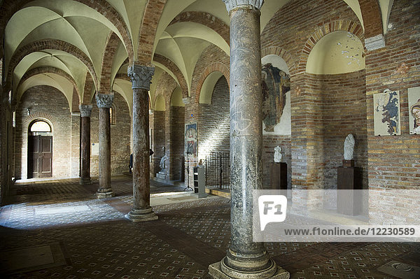 Italien  Emilia Romagna  Bologna  Basilika des Heiligen Grabes