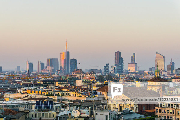 Italien  Lombardei  Mailand  Skyline mit Unicredit Tower vom Domdach aus gesehen