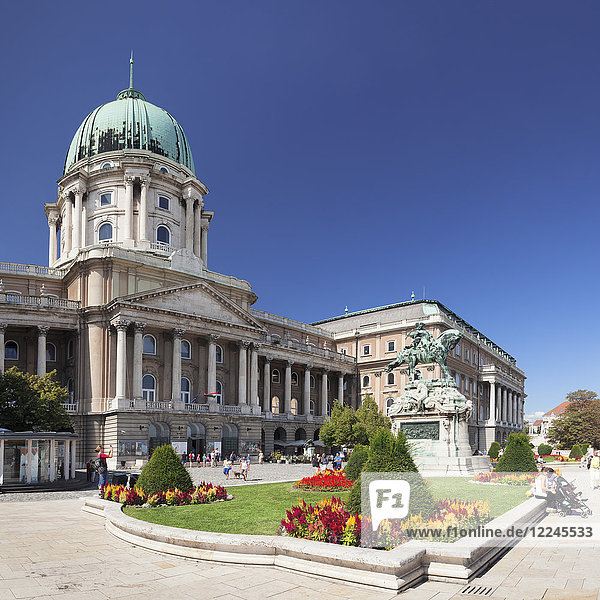 Der Königspalast  Burg Buda  UNESCO-Weltkulturerbe  Budapest  Ungarn  Europa