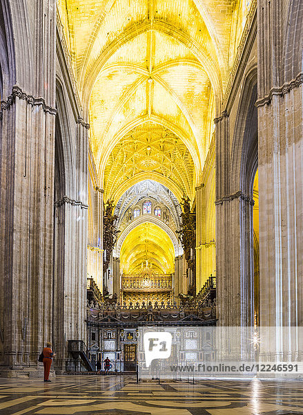 Das Innere der Kathedrale von Sevilla (Catedral Sevilla)  UNESCO-Weltkulturerbe  Andalusien  Spanien  Europa