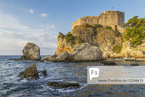 Die Festung Lovrijenac außerhalb der Altstadt von Dubrovnik  Kroatien  Europa