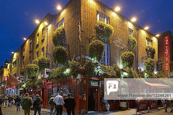 Die Temple Bar und das Restaurant  Dublin  Irland  Europa