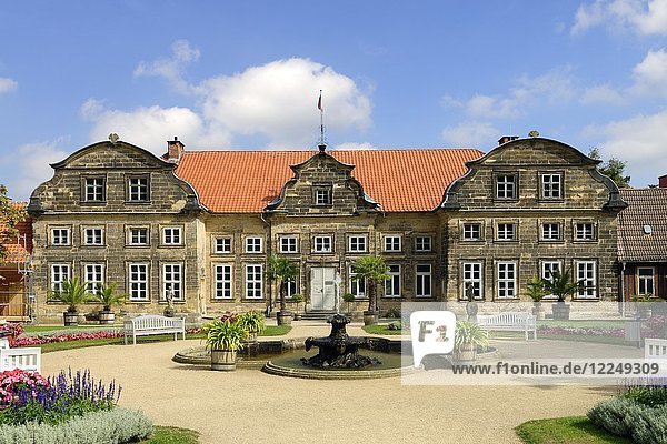 Kleines Schloss mit Barockgarten  Blankenburg  Sachsen-Anhalt  Deutschland  Europa