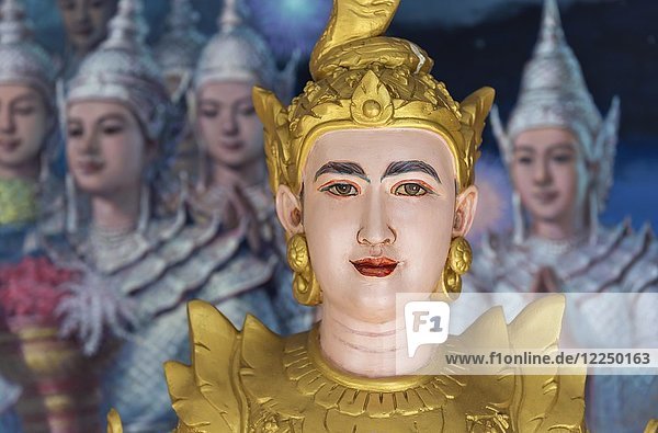Nat-Geist-Statue in der Shwedagon-Pagode  Yangon  Myanmar  Birma  Asien