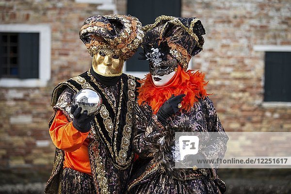 Pair in historical costumes  Carnival costume  Carnival in Venice  Italy  Europe