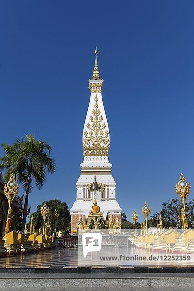 Chedi des Wat Phra That Phanom  Tempelanlage in Amphoe That Phanom  Provinz Nakhon Phanom  Isan  Thailand  Asien