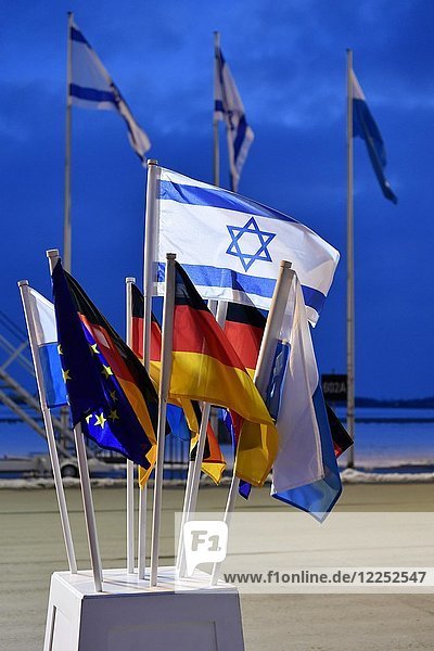 Fahnen  Staatsbesuch  Israel  Münchner Sicherheitskonferenz  Münchner Konferenz für Sicherheitspolitik  Siko  Flughafen München  Oberbayern  Deutschland  Europa
