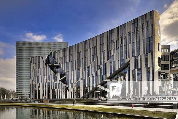 Dreischeibenhaus  Bürogebäude  Düsseldorf  Nordrhein-Westfalen  Deutschland  Europa