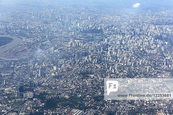 Blick auf das Stadtzentrum  Luftaufnahme  Bangkok  Thailand  Asien