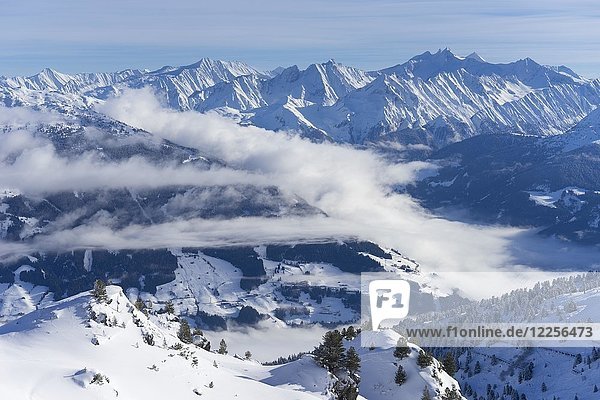 Zillertaler Alpen im Winter  vom Hochzillertal  Kaltenbach  Zillertal  Tirol  Österreich  Europa